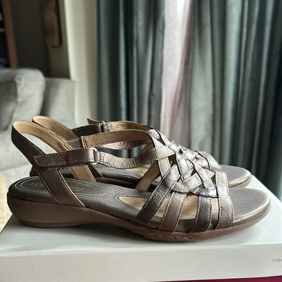 Naturalizer Women's Bronze Leather Strappy Sandals - Picture 7 of 7